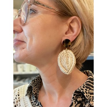 RAPHIA Feuille Naturel - Francine BRAMLI Paris boucles d'oreilles